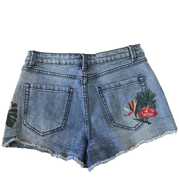 Gianni Bini Mid Rise Floral Embroidered Raw Hem Denim Shorts Size Small - Picture 4 of 5